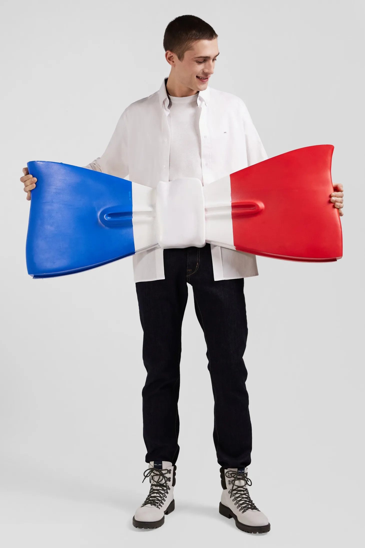 Regular white cotton shirt with back N°10 embroidery