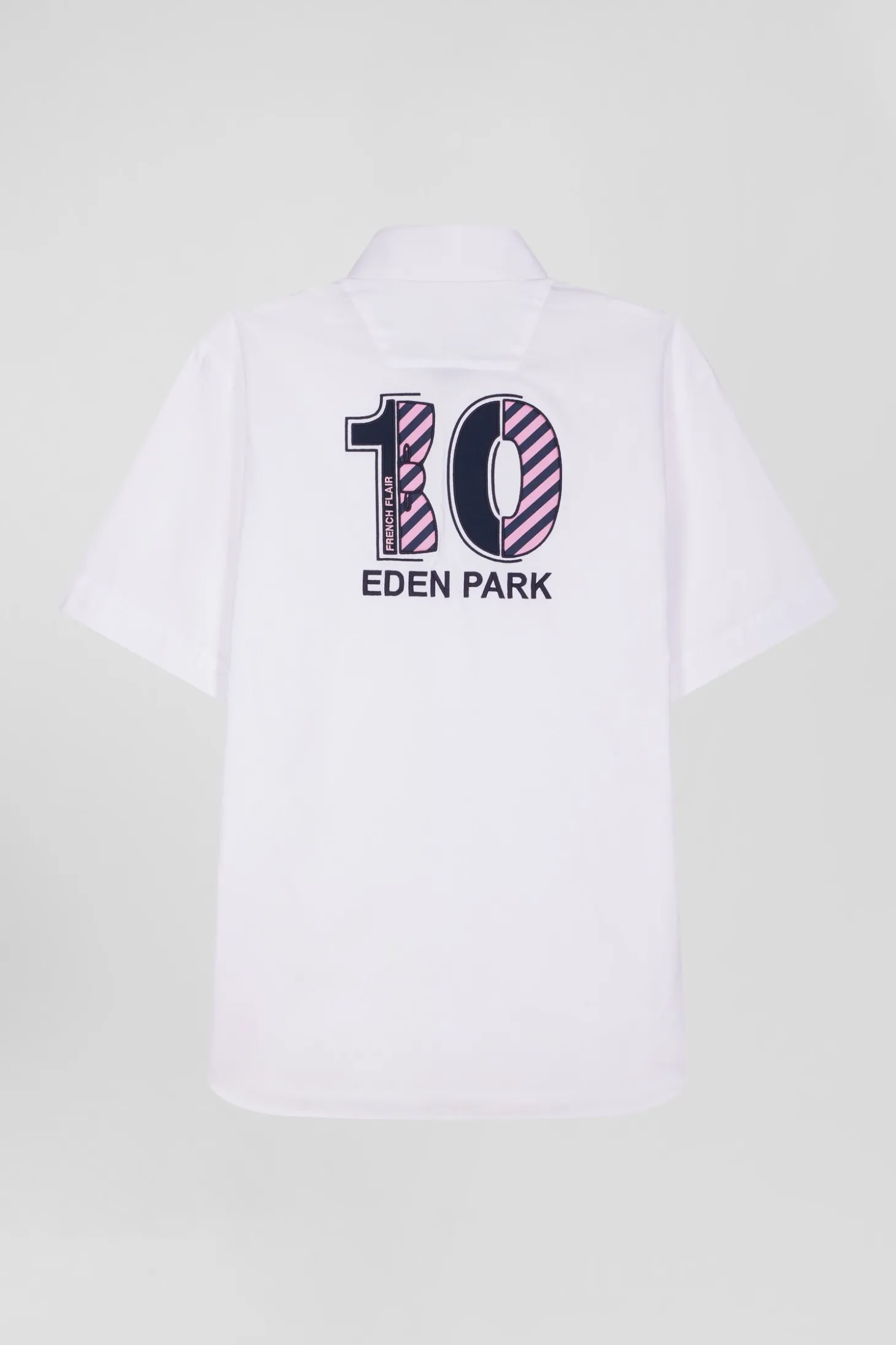 Regular white cotton short-sleeved shirt with back 10 embroidery