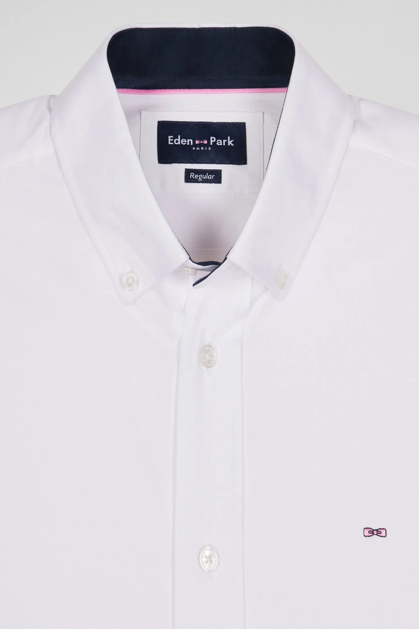 Regular white cotton short-sleeved shirt