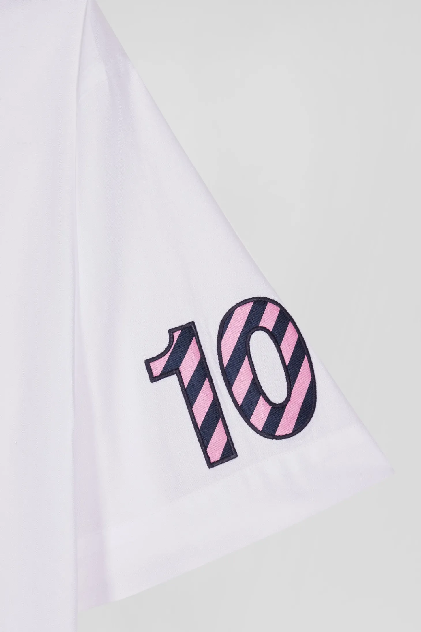 Regular white cotton short-sleeved shirt