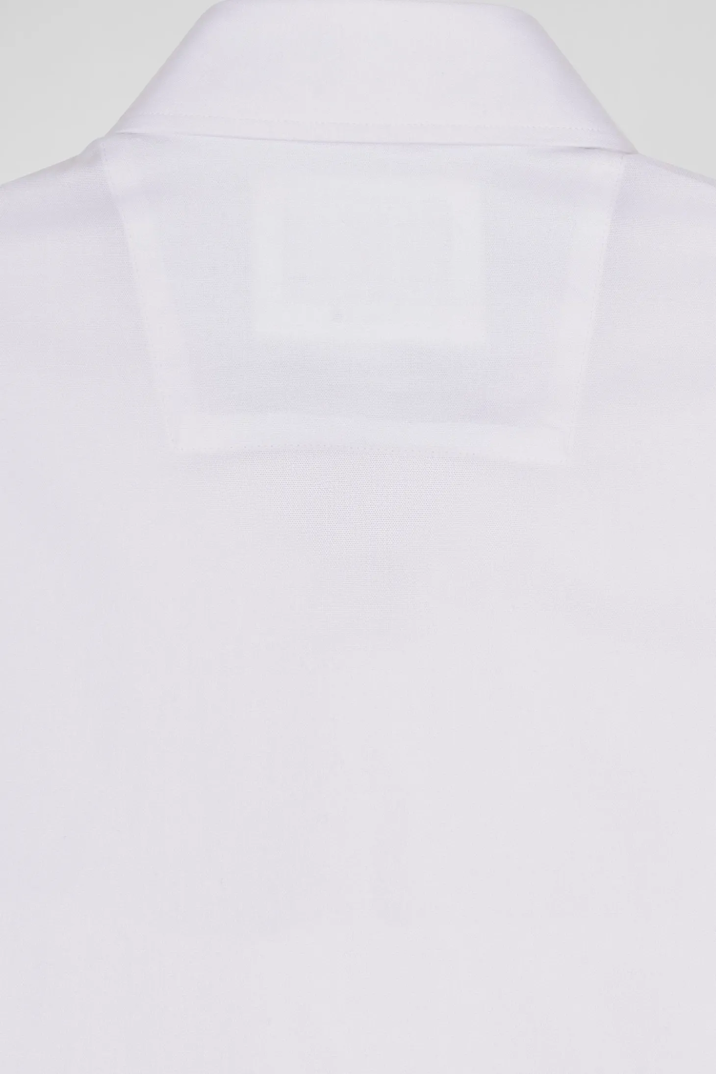 Regular white cotton short-sleeved shirt