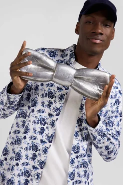 Regular white cotton twill shirt with blue floral print