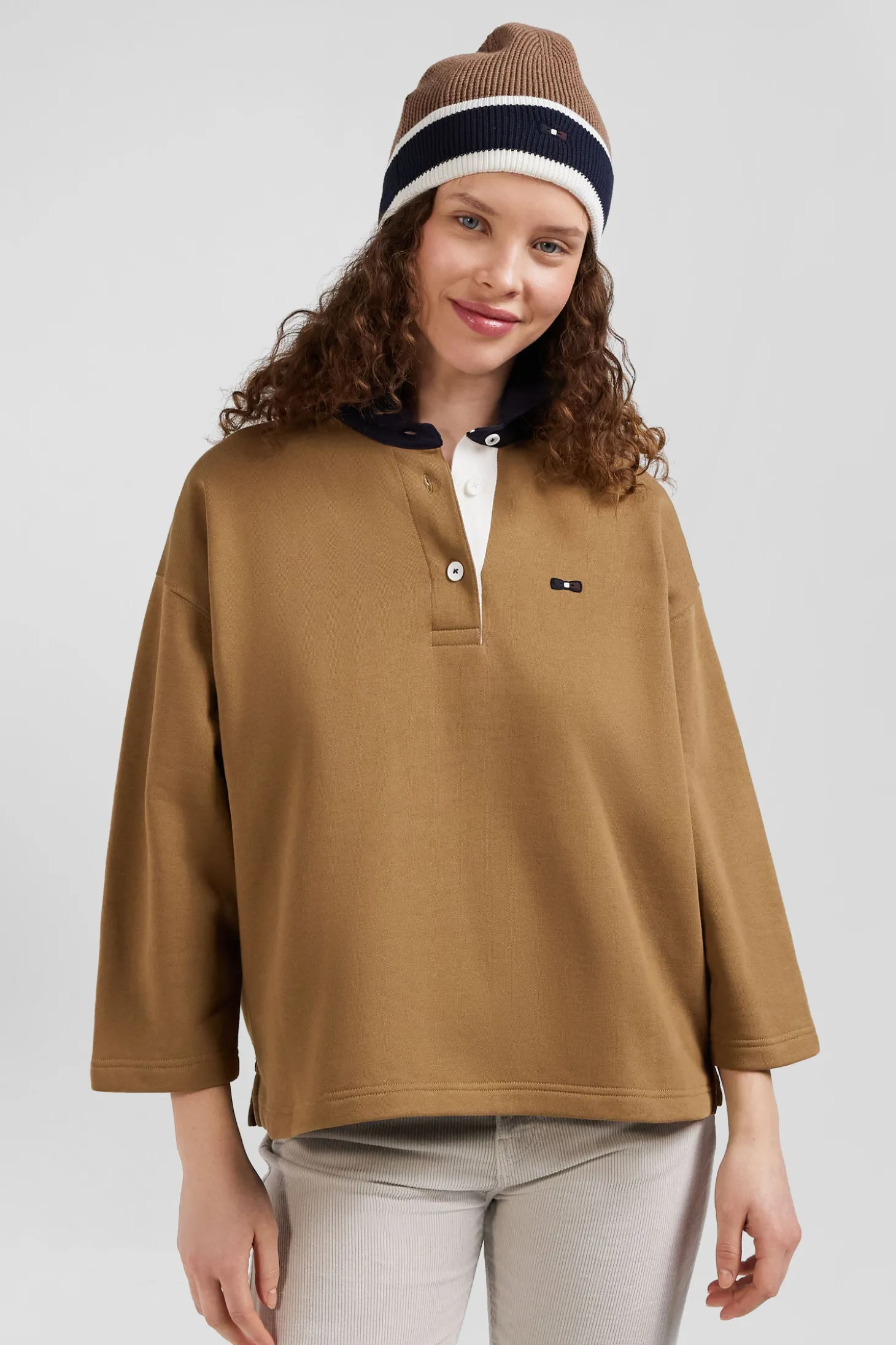 Relaxed camel cotton sweatshirt with rugby shirt collar