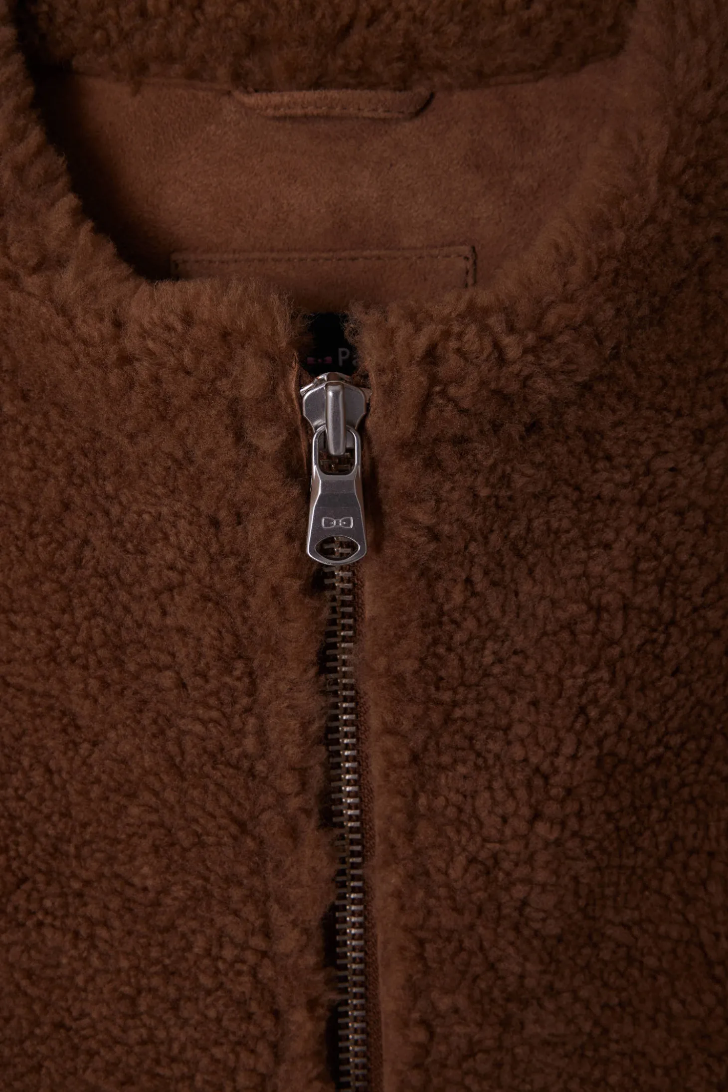 Relaxed camel sleeveless zip-up vest