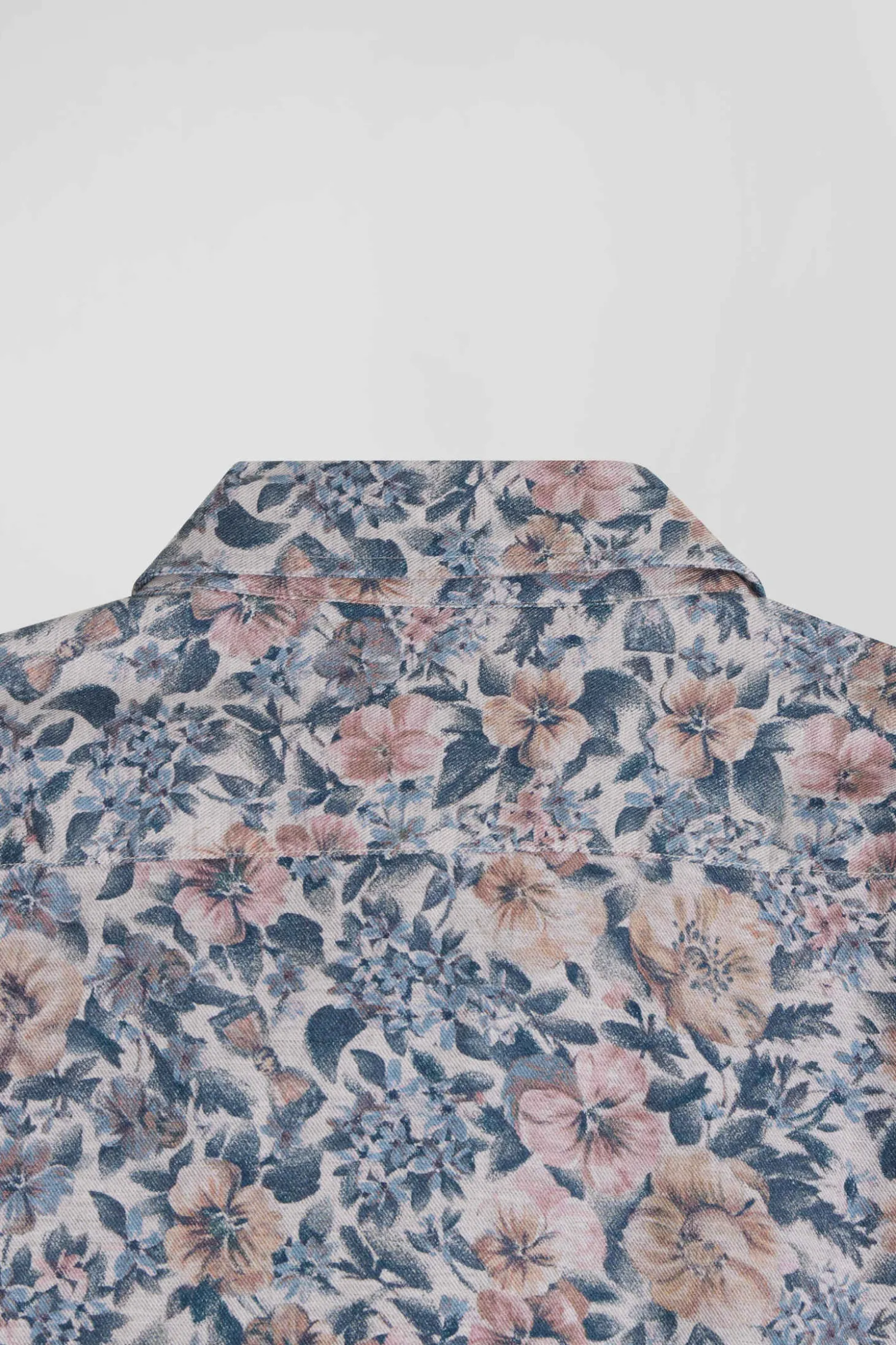 Slim beige cotton shirt