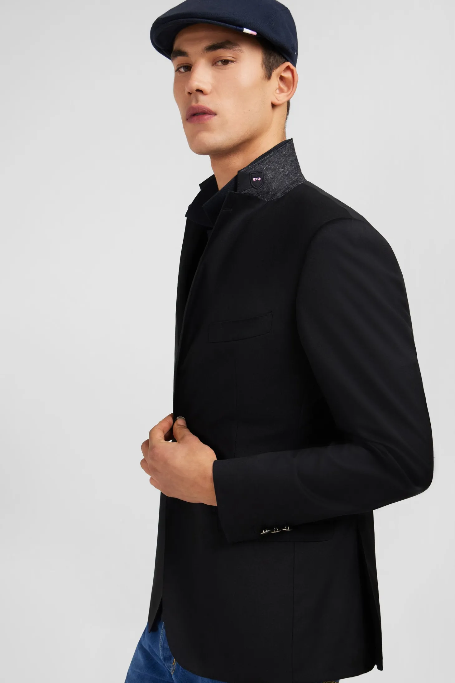 Slim fit black 100% wool blazer