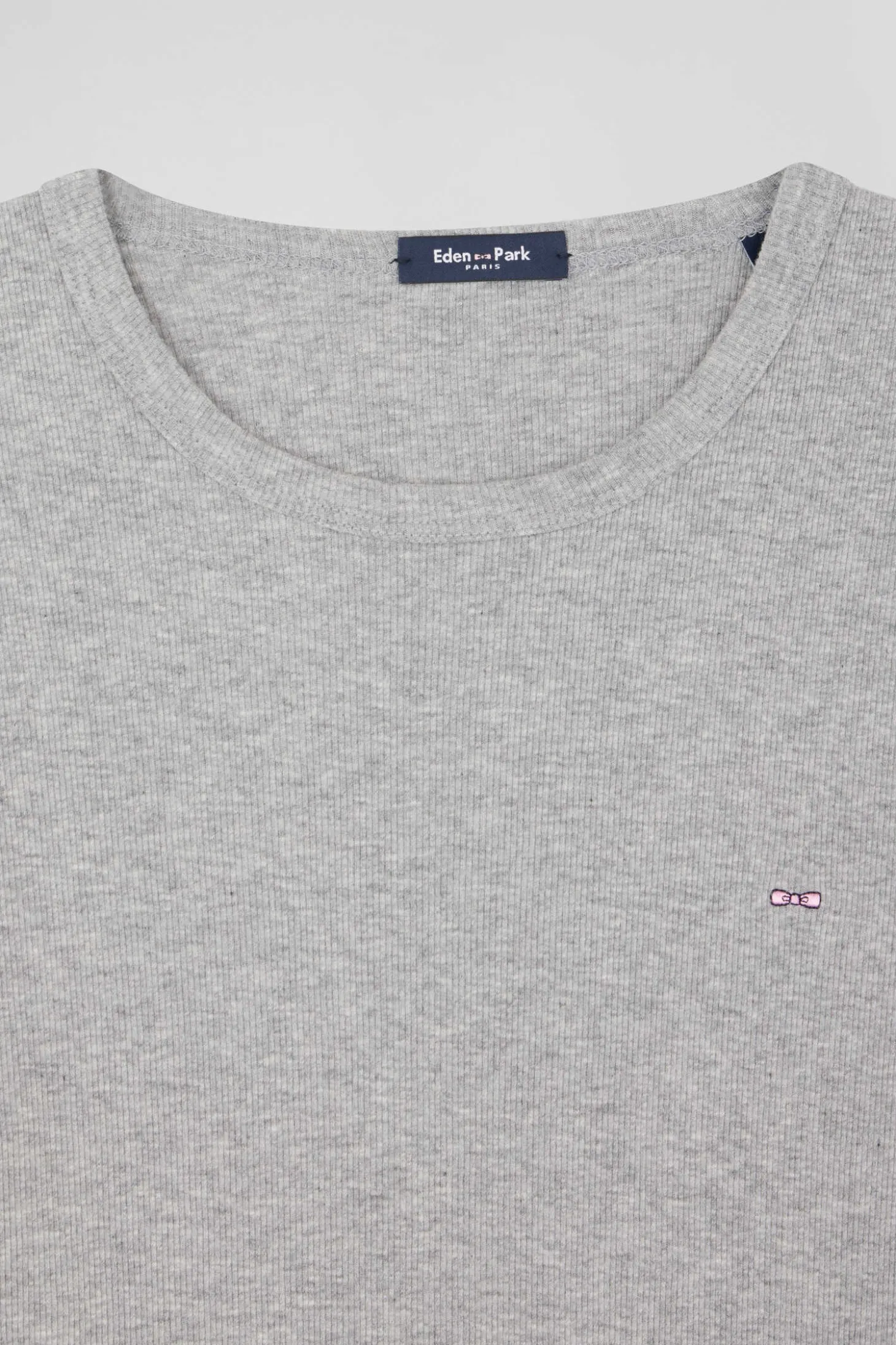 Slim grey long-sleeved round neck cotton T-shirt