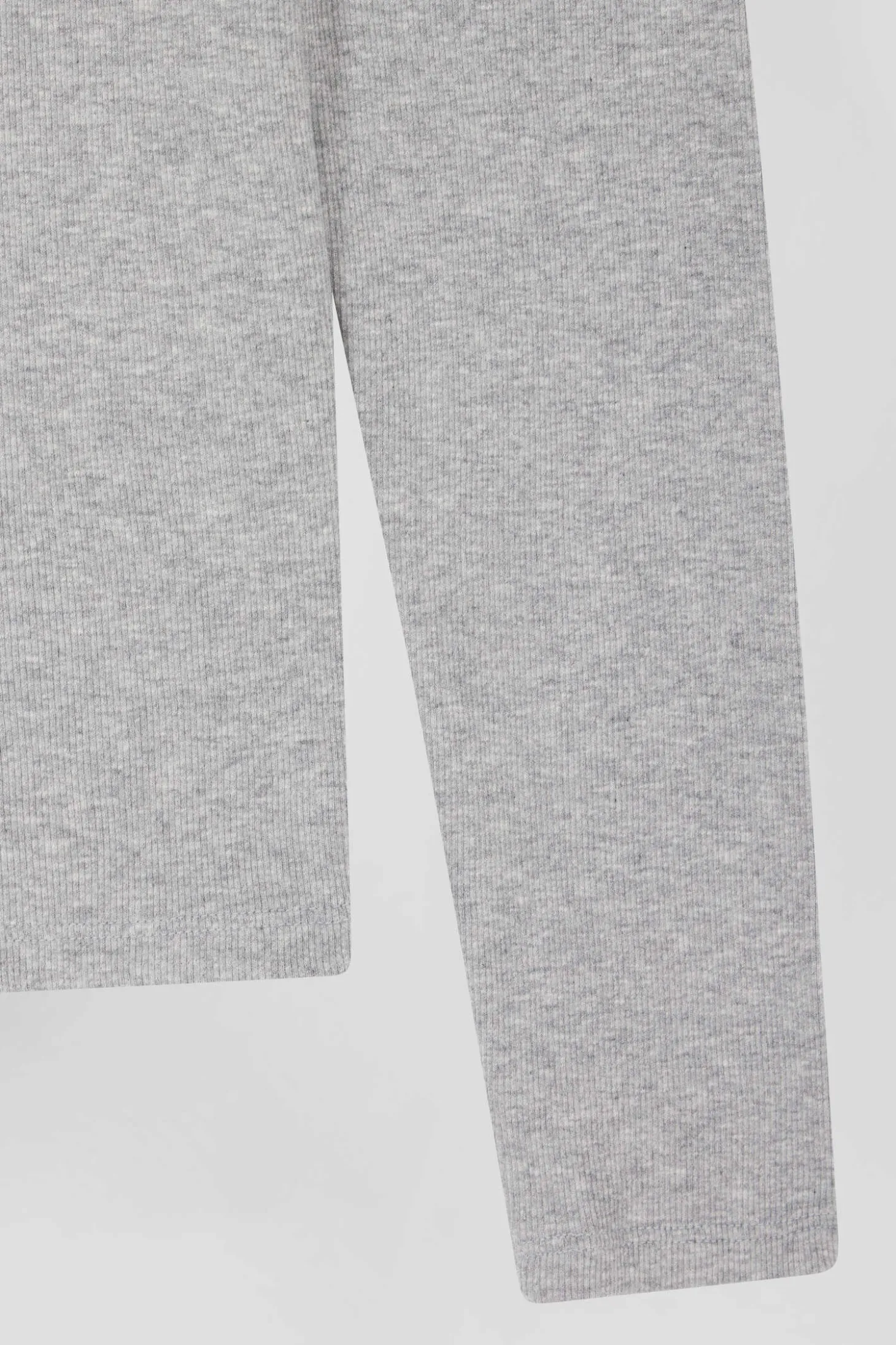 Slim grey long-sleeved round neck cotton T-shirt