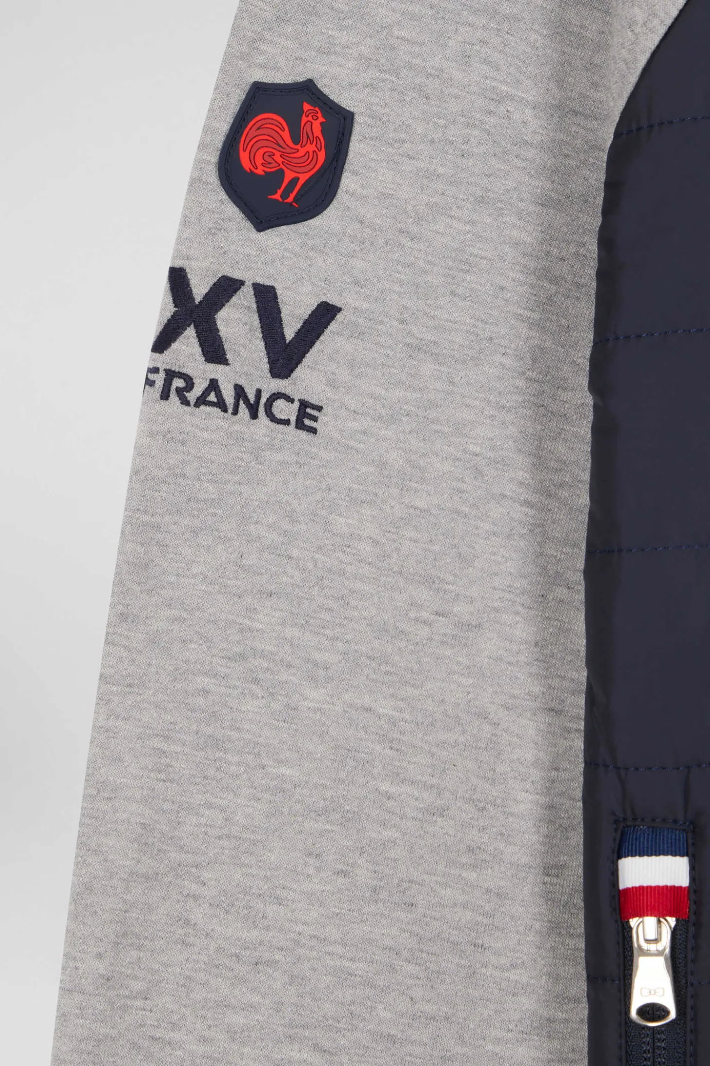 Sweatshirt à capuche zippé XV de France en coton mélangé et parmenture gris coupe Regular