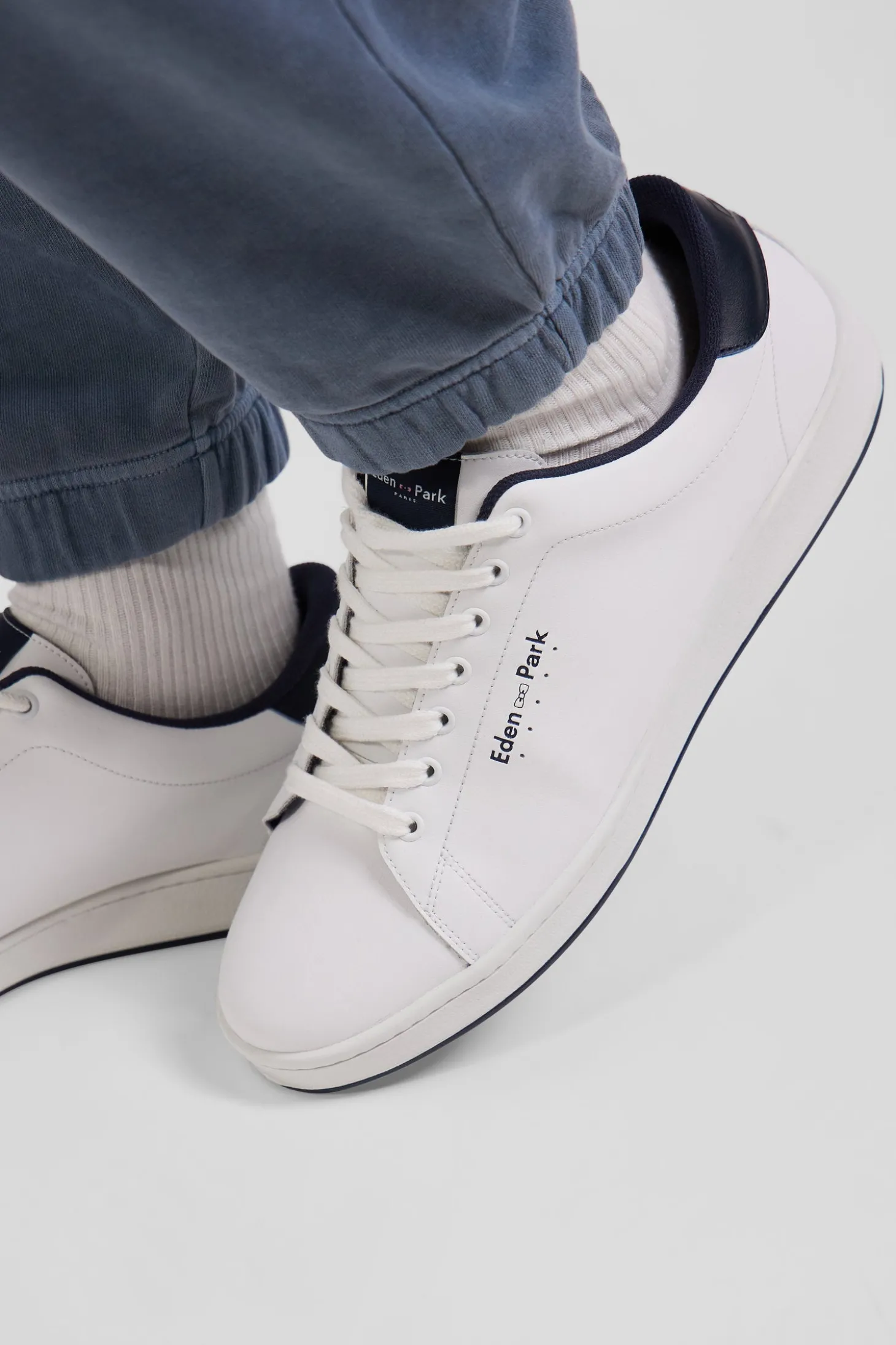 White low-top leather sneakers