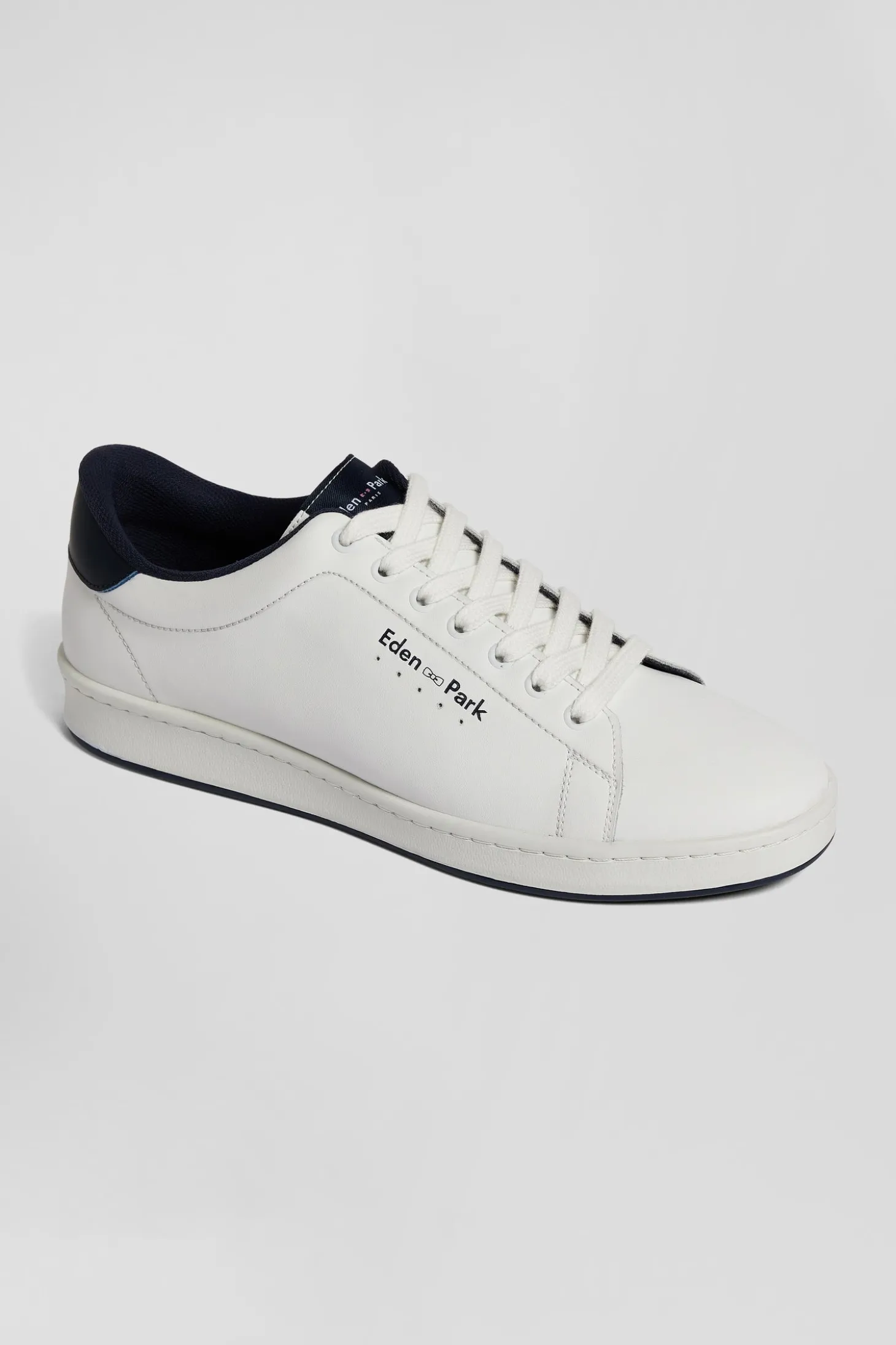 White low-top leather sneakers