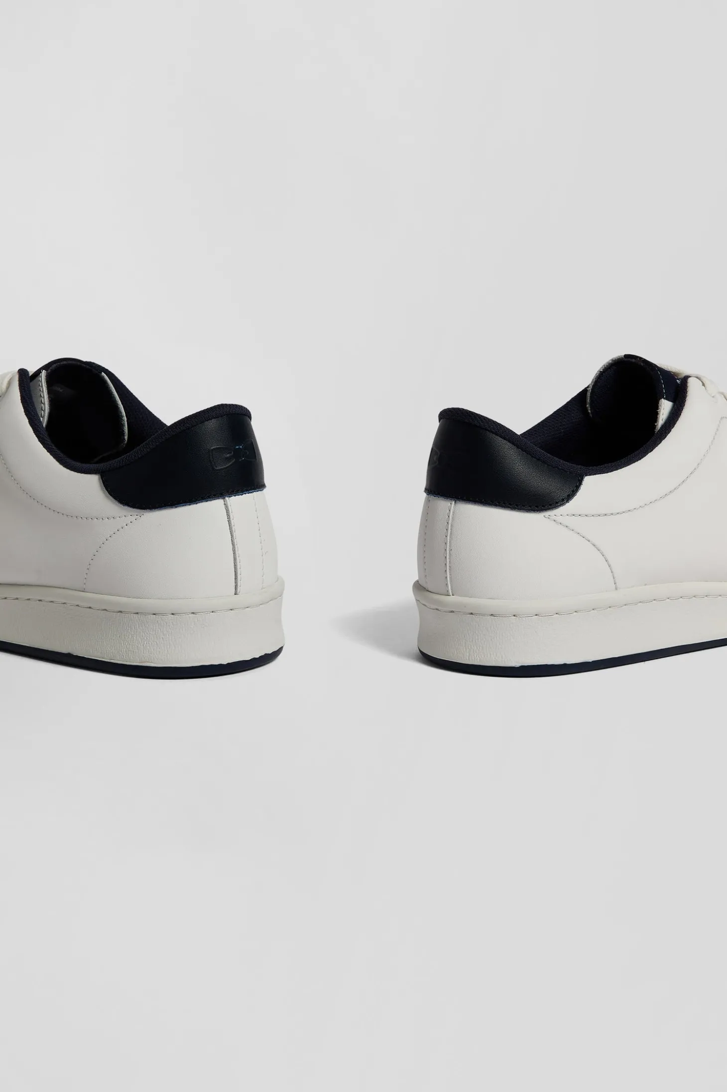 White low-top leather sneakers